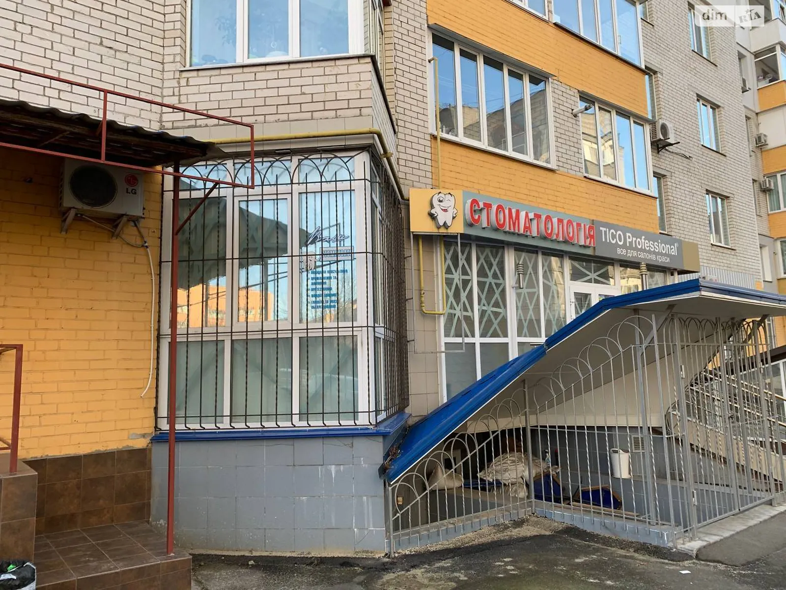 Продается объект сферы услуг 58.5 кв. м в 9-этажном здании - фото 2