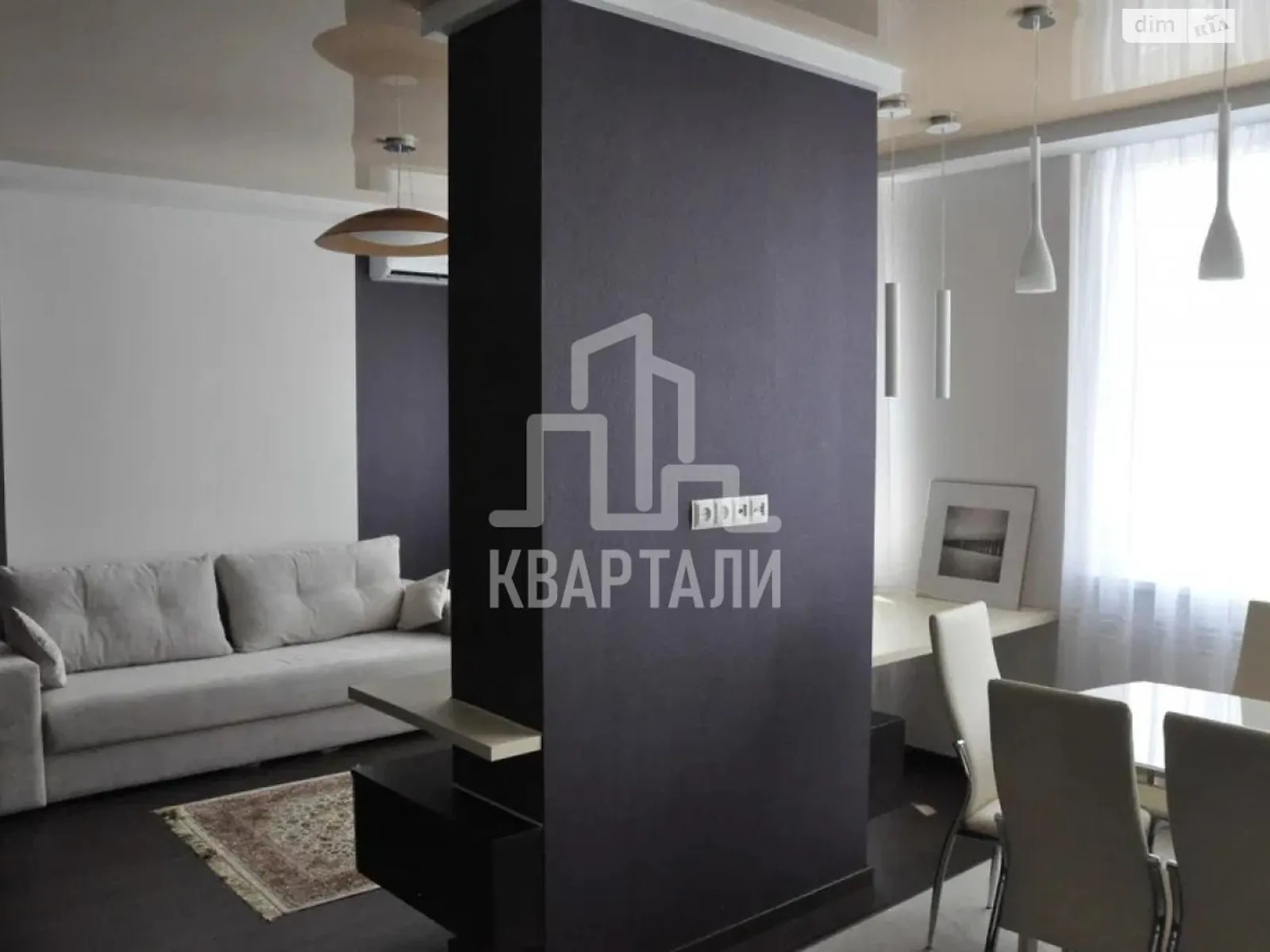 Продается 2-комнатная квартира 61 кв. м в Киеве, ул. Феодосийская, 3В