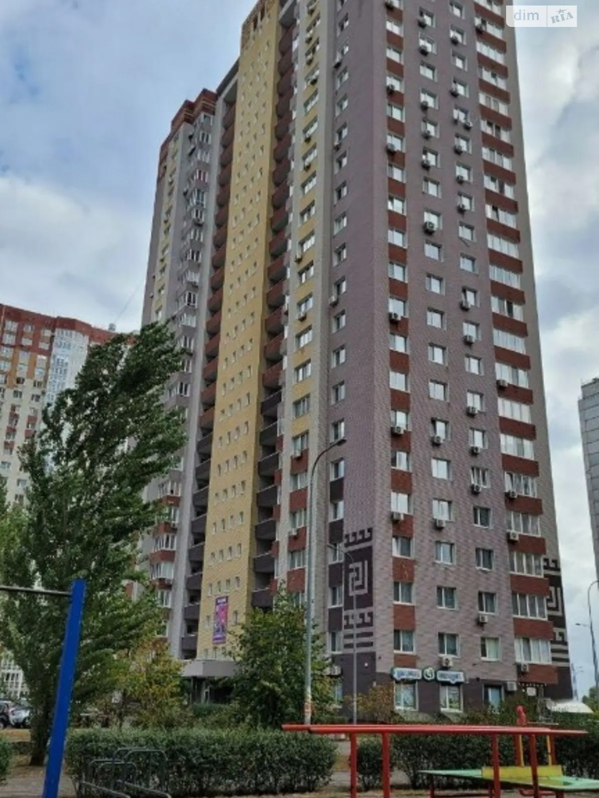 Продается 3-комнатная квартира 92 кв. м в Киеве, ул. Бориса Гмыри, 14А