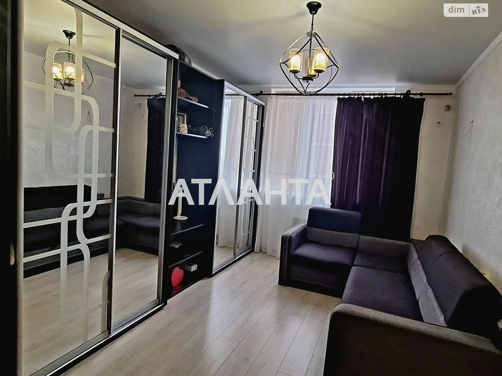 Продается 1-комнатная квартира 35 кв. м в Черноморске, цена: 37000 $ - фото 1