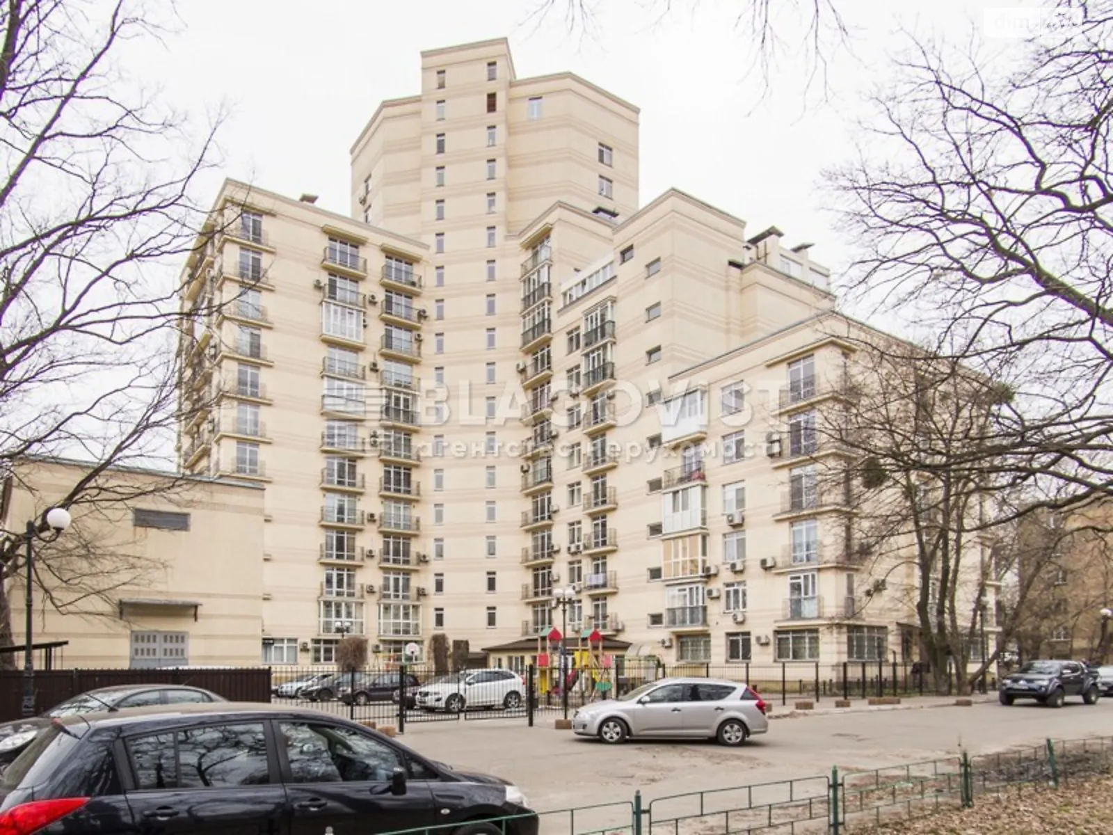 Продается 2-комнатная квартира 82 кв. м в Киеве, ул. Дашавская, 25