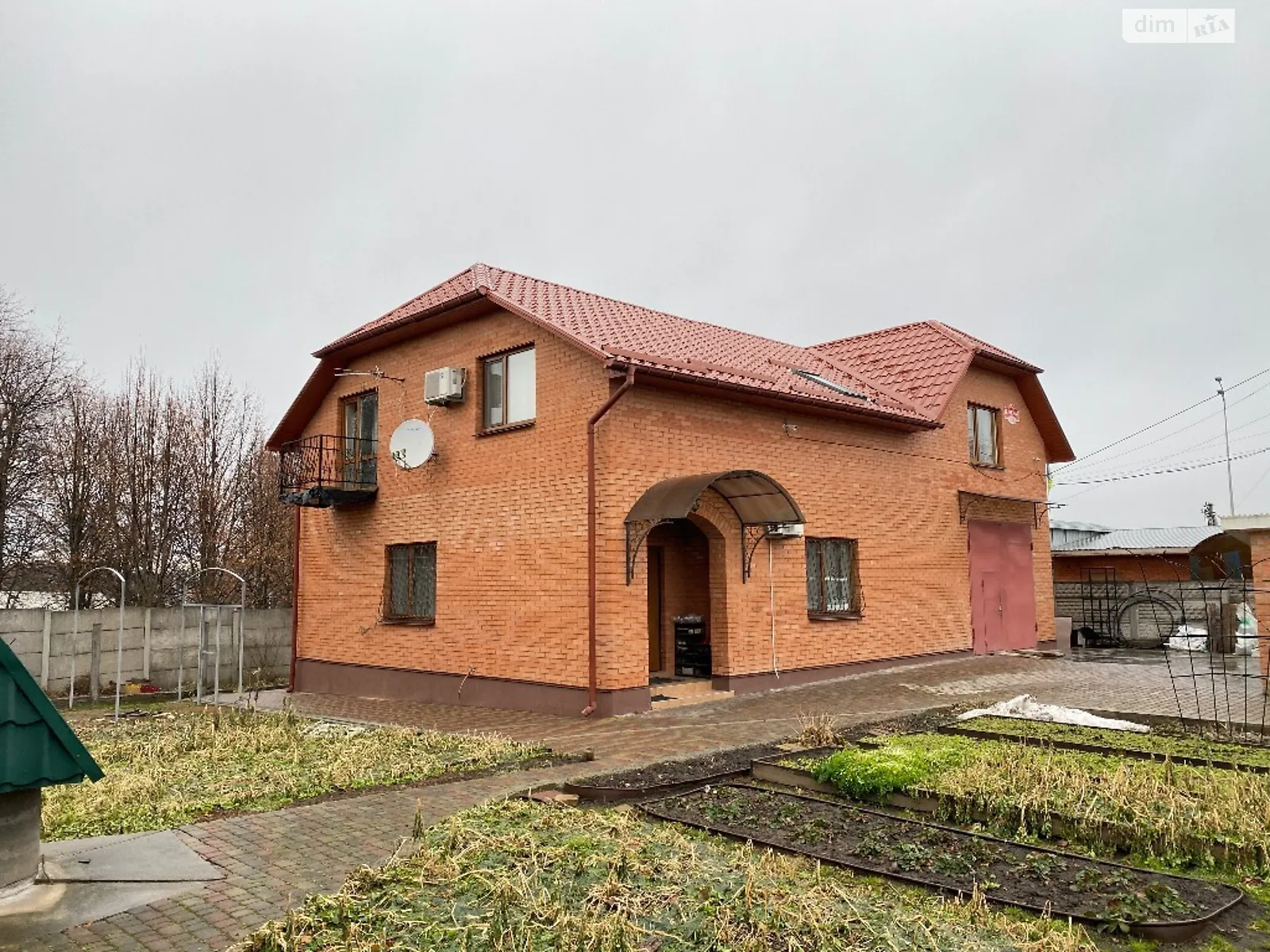 Продается дом на 2 этажа 249 кв. м с балконом, цена: 150000 $ - фото 1