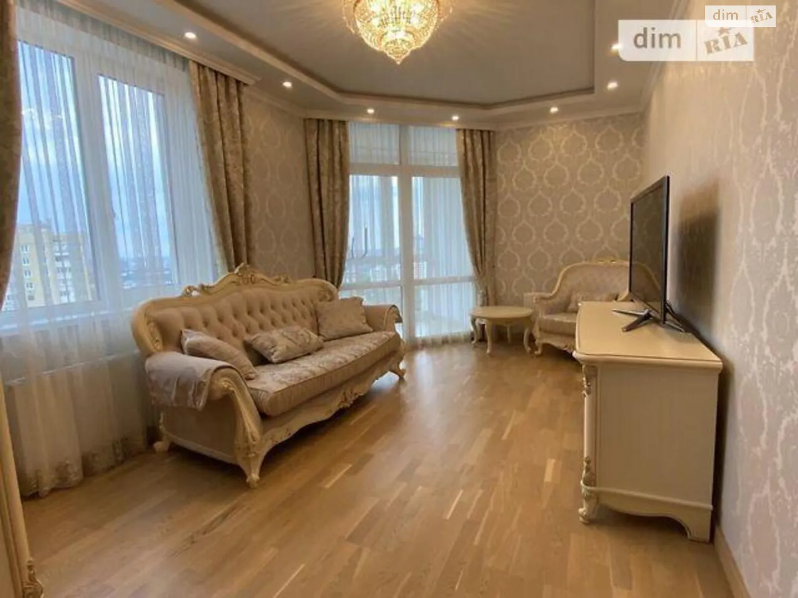 Продается 2-комнатная квартира 72 кв. м в Киеве, ул. Бакинская, 37Д