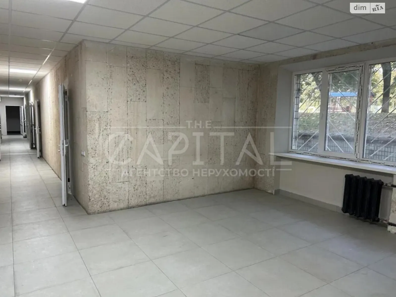 Сдается в аренду офис 141 кв. м в бизнес-центре, цена: 1325 $ - фото 1