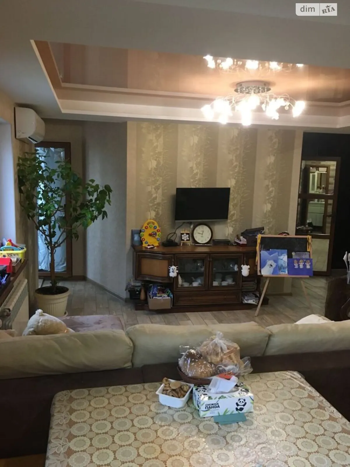 3-комнатная квартира 69 кв. м в Запорожье, ул. Закарпатского Легиона(Комарова), 25А - фото 1