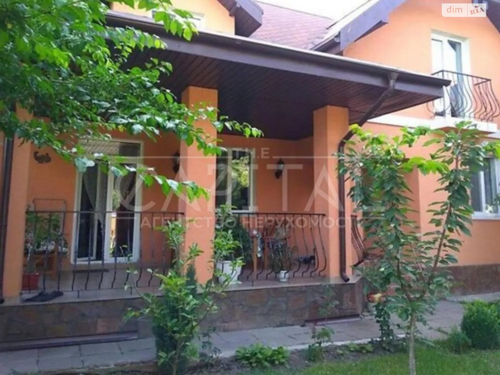 Продается дом на 2 этажа 177 кв. м с камином, цена: 265000 $