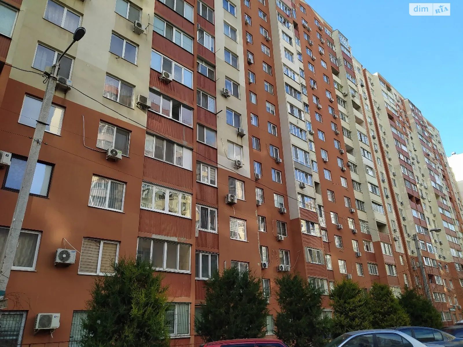 Продается 2-комнатная квартира 57 кв. м в Одессе, мас. Радужный