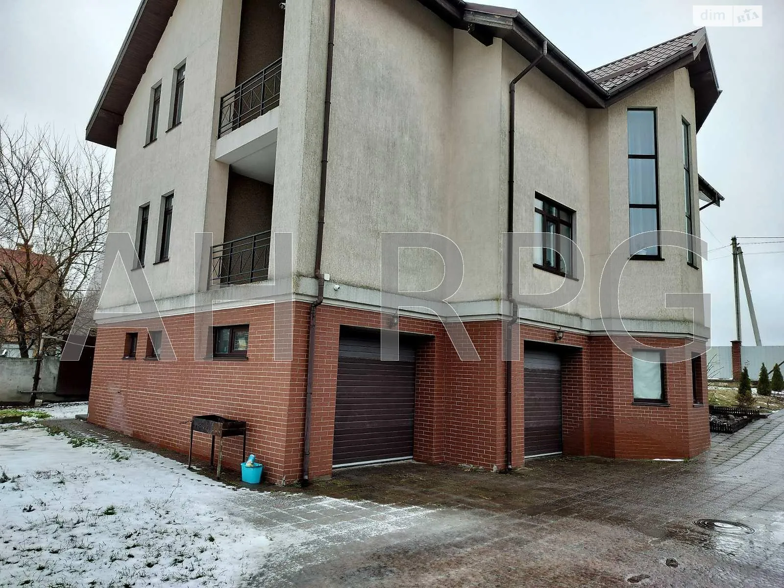 Продается дом на 2 этажа 333.6 кв. м с гаражом, цена: 135000 $ - фото 1