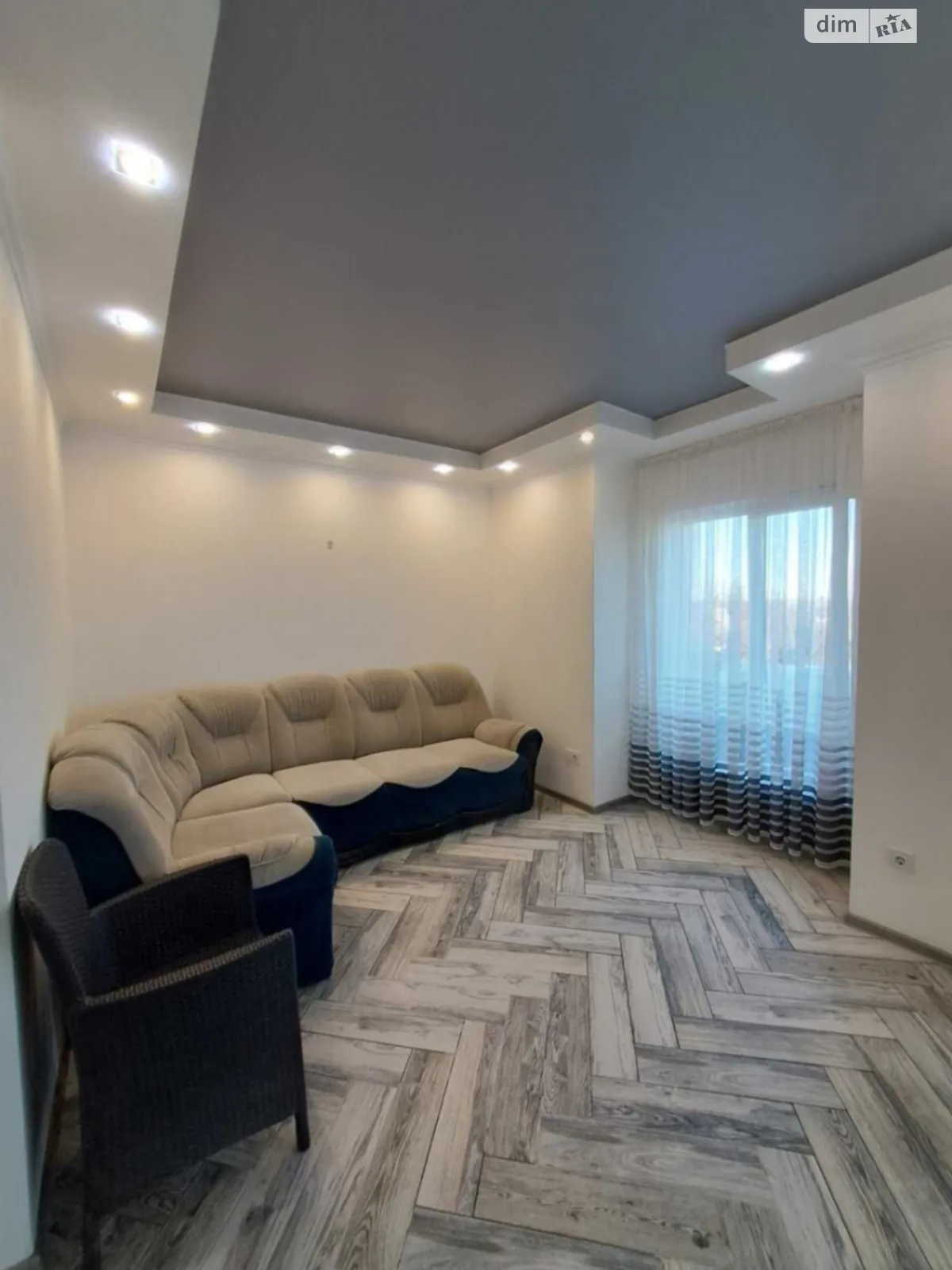 Продается дом на 3 этажа 203 кв. м с участком, цена: 189500 $ - фото 1