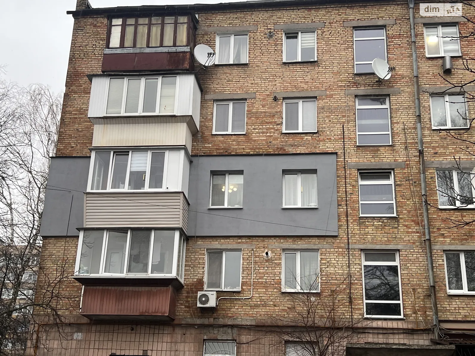 Продается 3-комнатная квартира 52 кв. м в Боярке, ул. Белогородская, 43 - фото 1