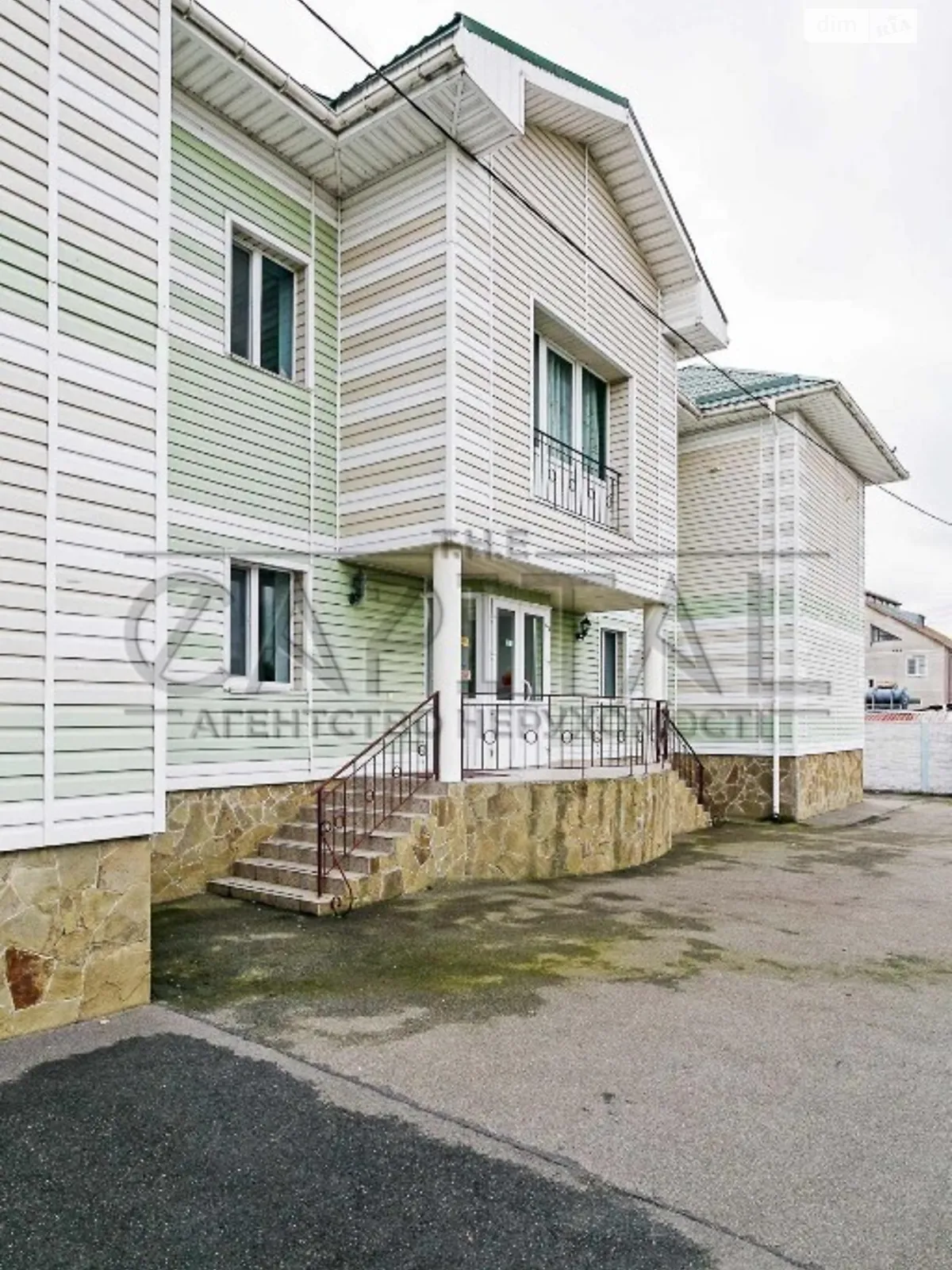 Сдается в аренду дом на 2 этажа 358 кв. м с гаражом, цена: 2000 $ - фото 1