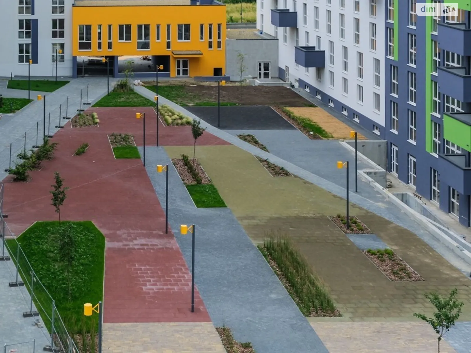 Продається 3-кімнатна квартира 98.1 кв. м у Львові, вул. Рудненська, 8 - фото 1