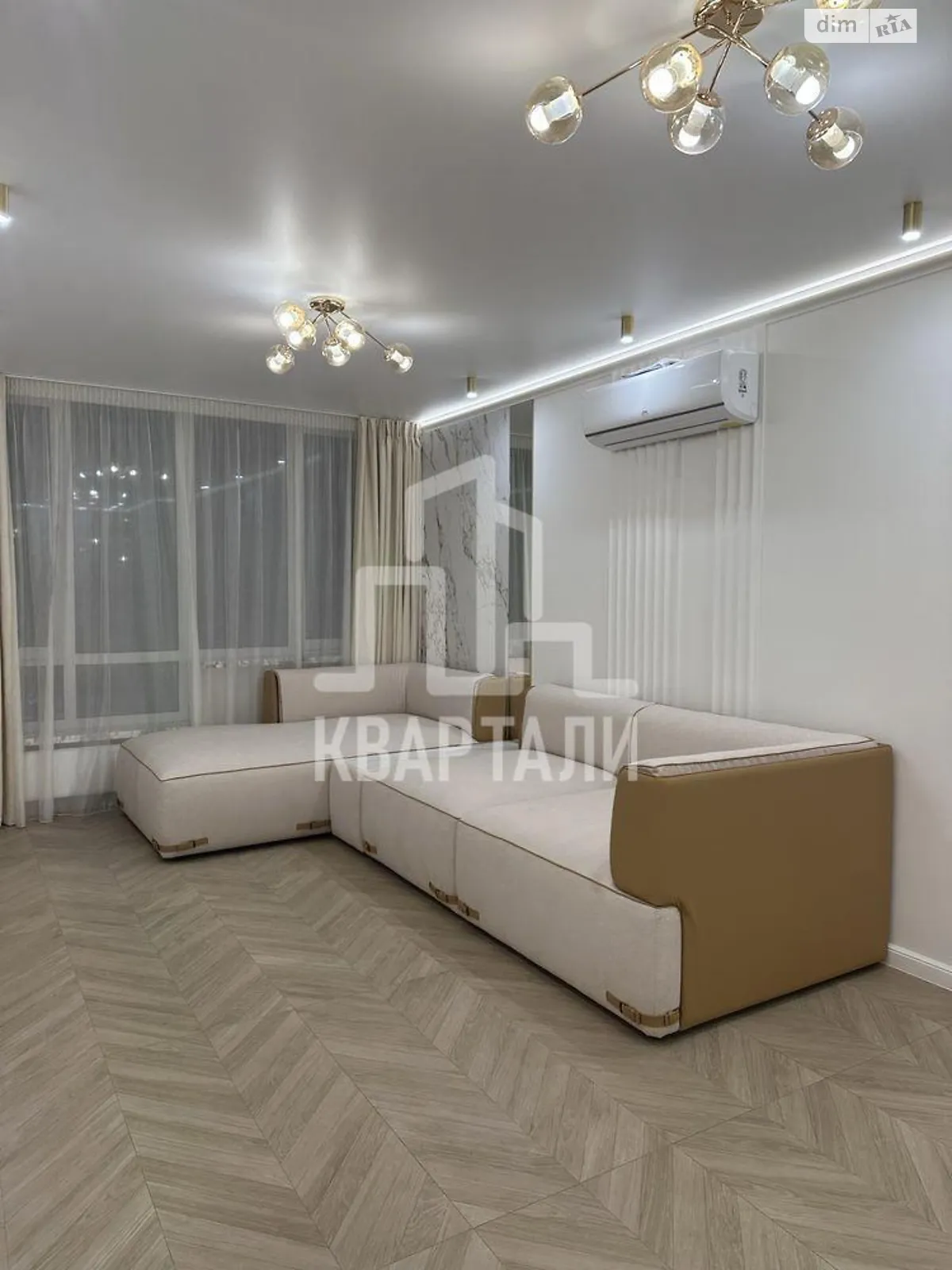 Продается 2-комнатная квартира 69 кв. м в Киеве, ул. Михаила Бойчука, 41-43 - фото 1