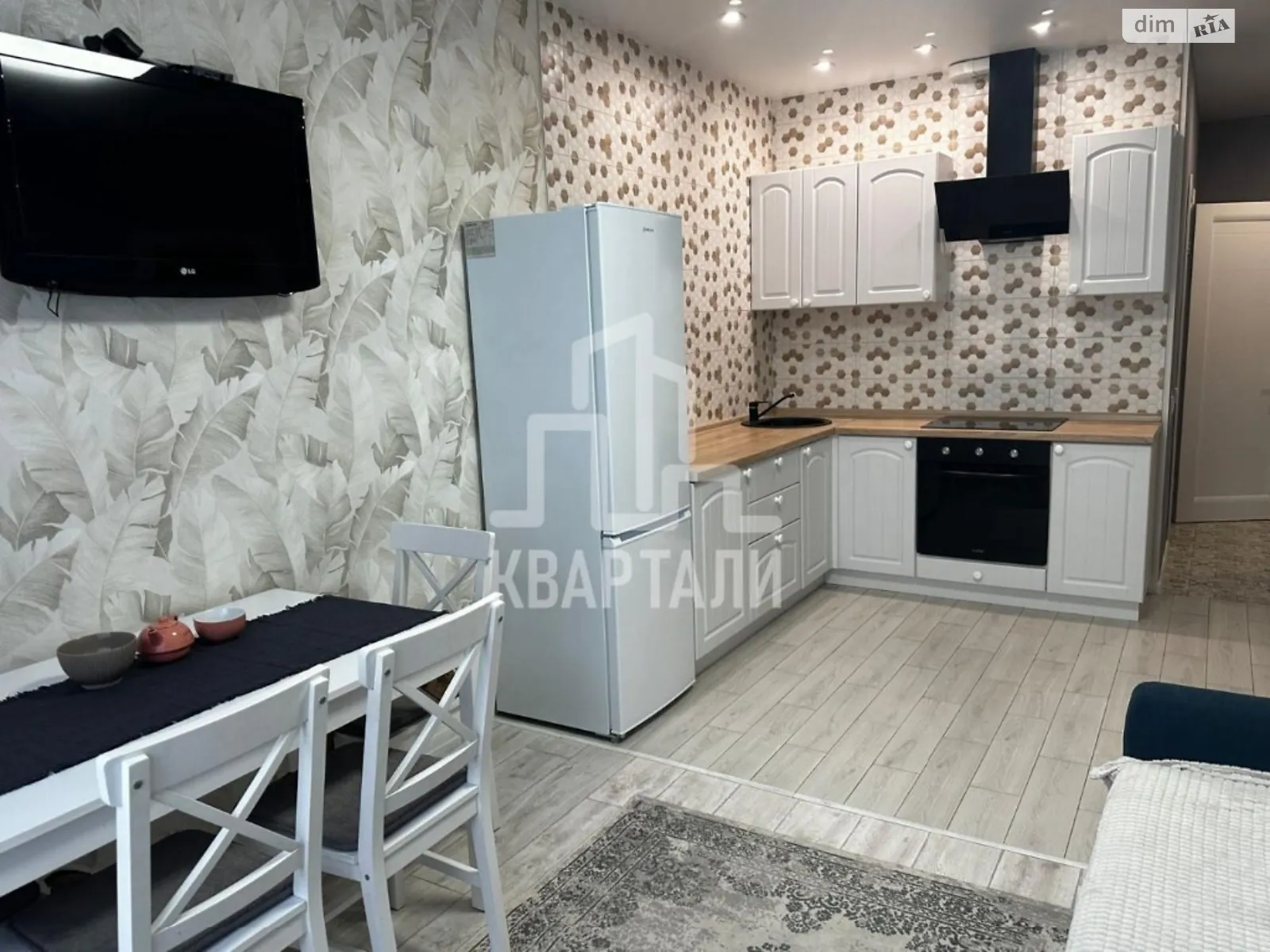 Продается 3-комнатная квартира 85 кв. м в Киеве, ул. Центральная, 21А