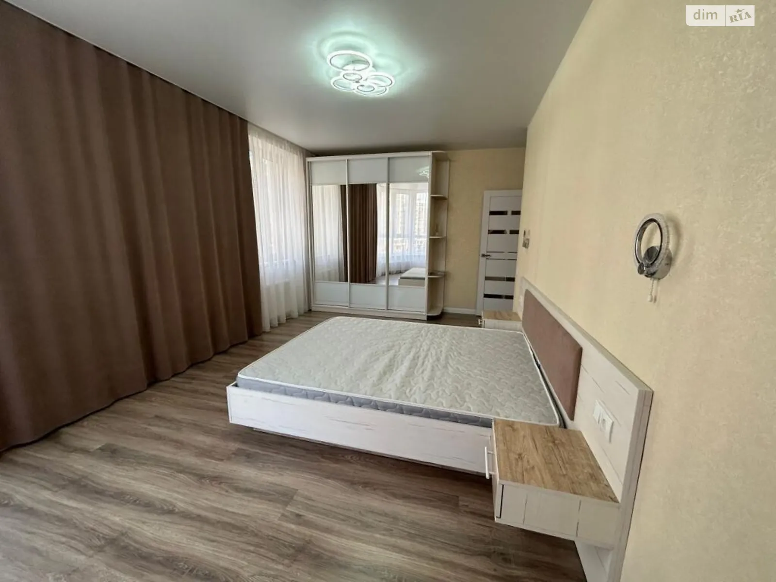 Продается 2-комнатная квартира 63 кв. м в Софиевской Борщаговке, ул. Яблоневая, 15