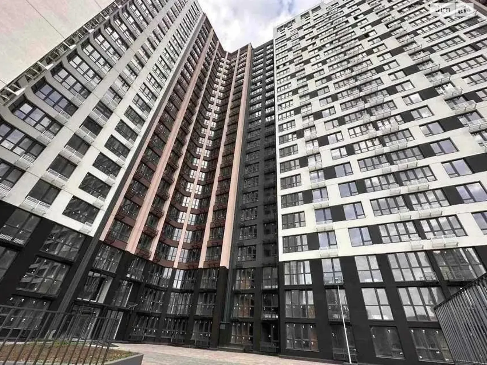 Продается 2-комнатная квартира 69 кв. м в Одессе, Фонтанская дор., 40 - фото 1