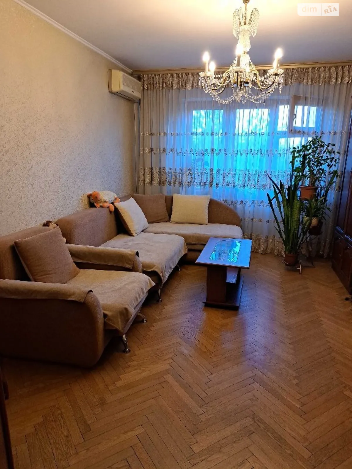 Продается 3-комнатная квартира 80 кв. м в Киеве, ул. Ярослава Ивашкевича, 3