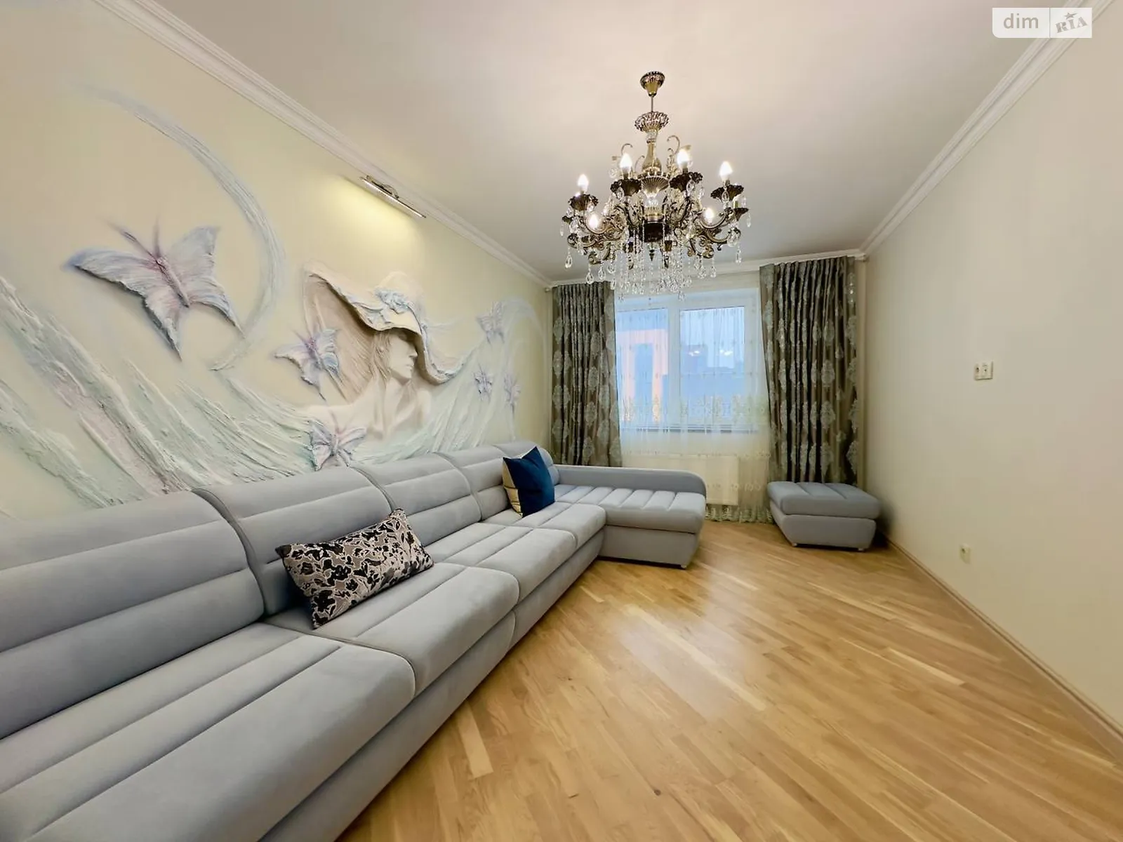 Продается 3-комнатная квартира 91.3 кв. м в Ровно, ул. Черновола Вячеслава - фото 1