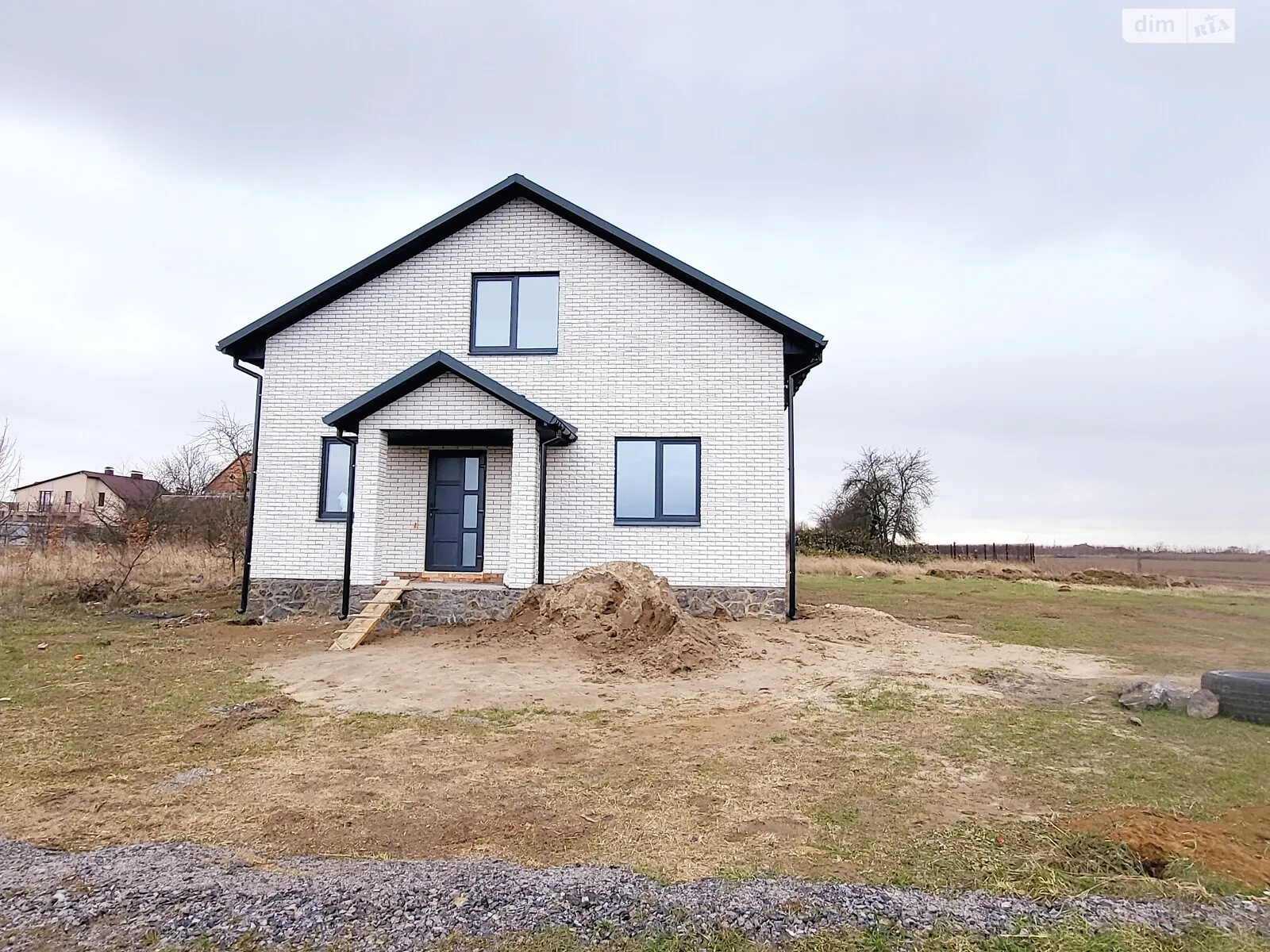 Продается дом на 2 этажа 110 кв. м с бассейном, цена: 80000 $ - фото 1
