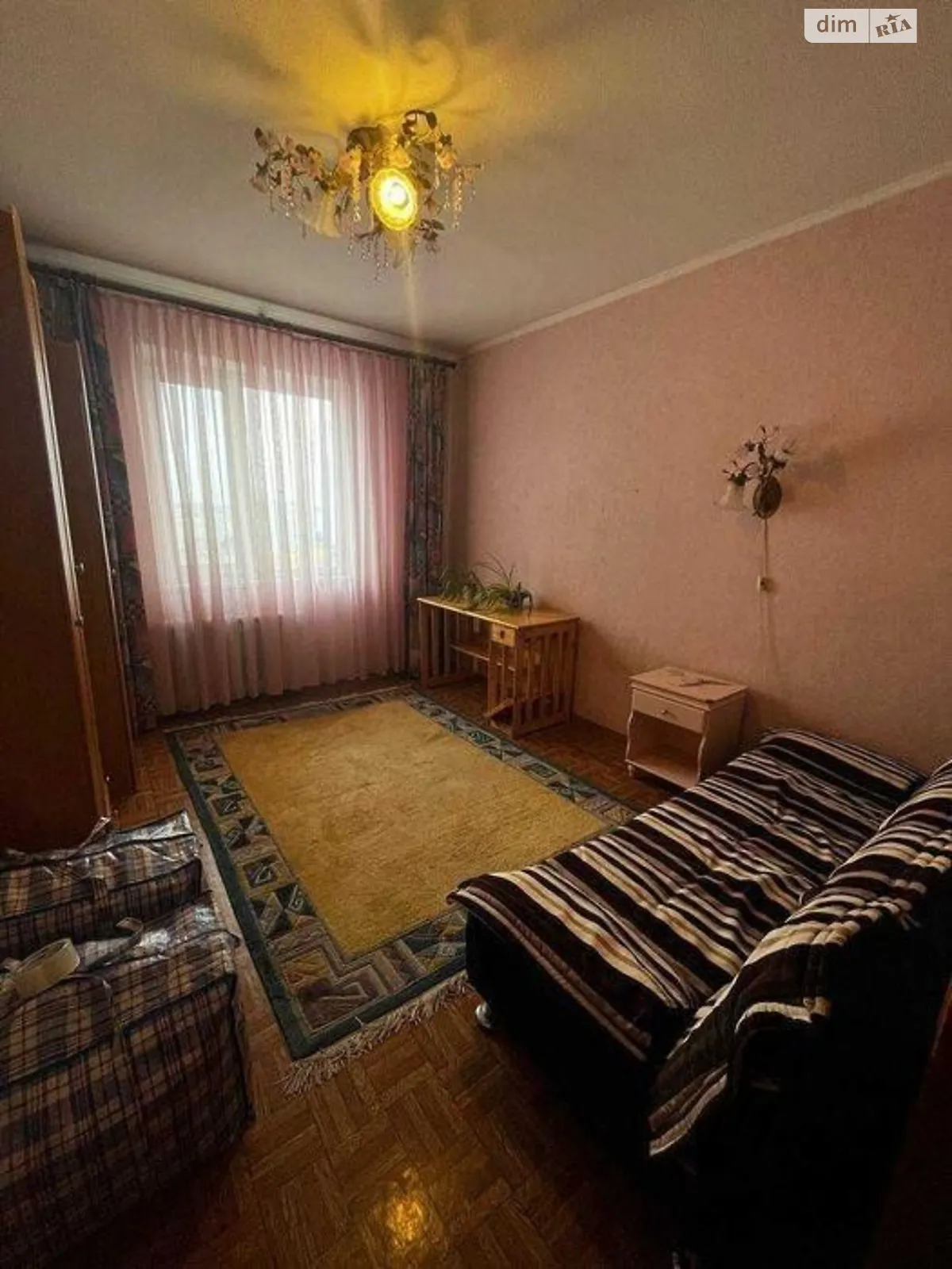 Продается 1-комнатная квартира 106.7 кв. м в Киеве, ул. Драгоманова, 12