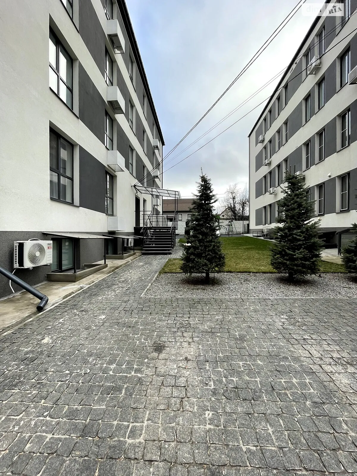 Продается офис 120 кв. м в бизнес-центре, цена: 46000 $ - фото 1