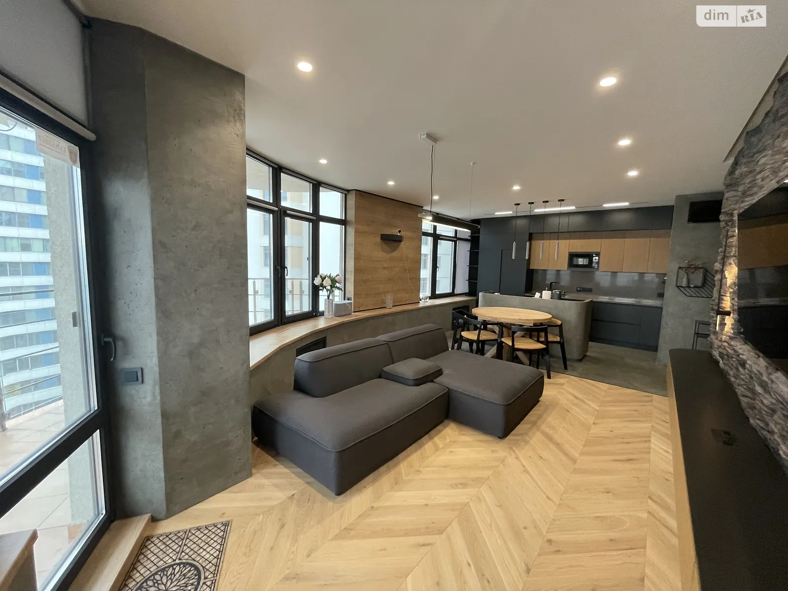 Продается 3-комнатная квартира 141.1 кв. м в Одессе, ул. Валерия Самофалова - фото 1