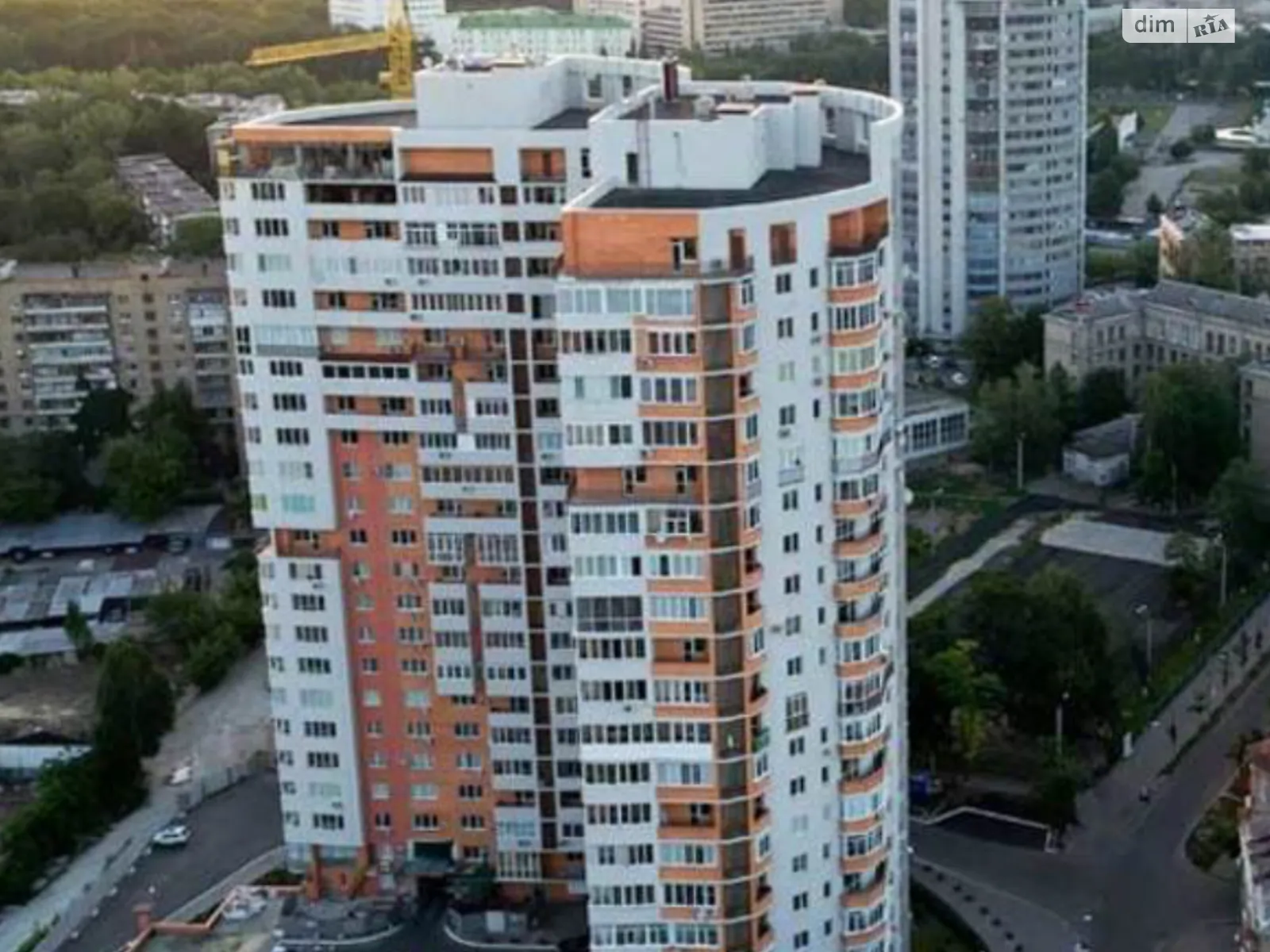 Продается 3-комнатная квартира 121 кв. м в Харькове, ул. Культуры, 22В