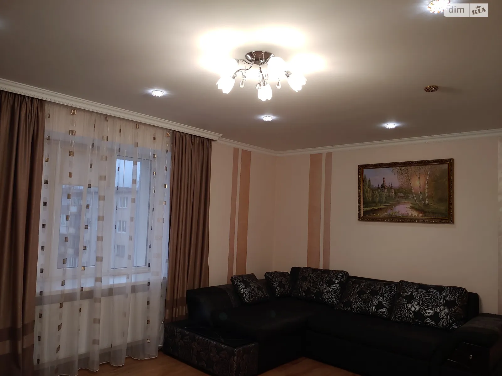 2-кімнатна квартира 60 кв. м у Тернополі, вул. Надзбручанська - фото 1