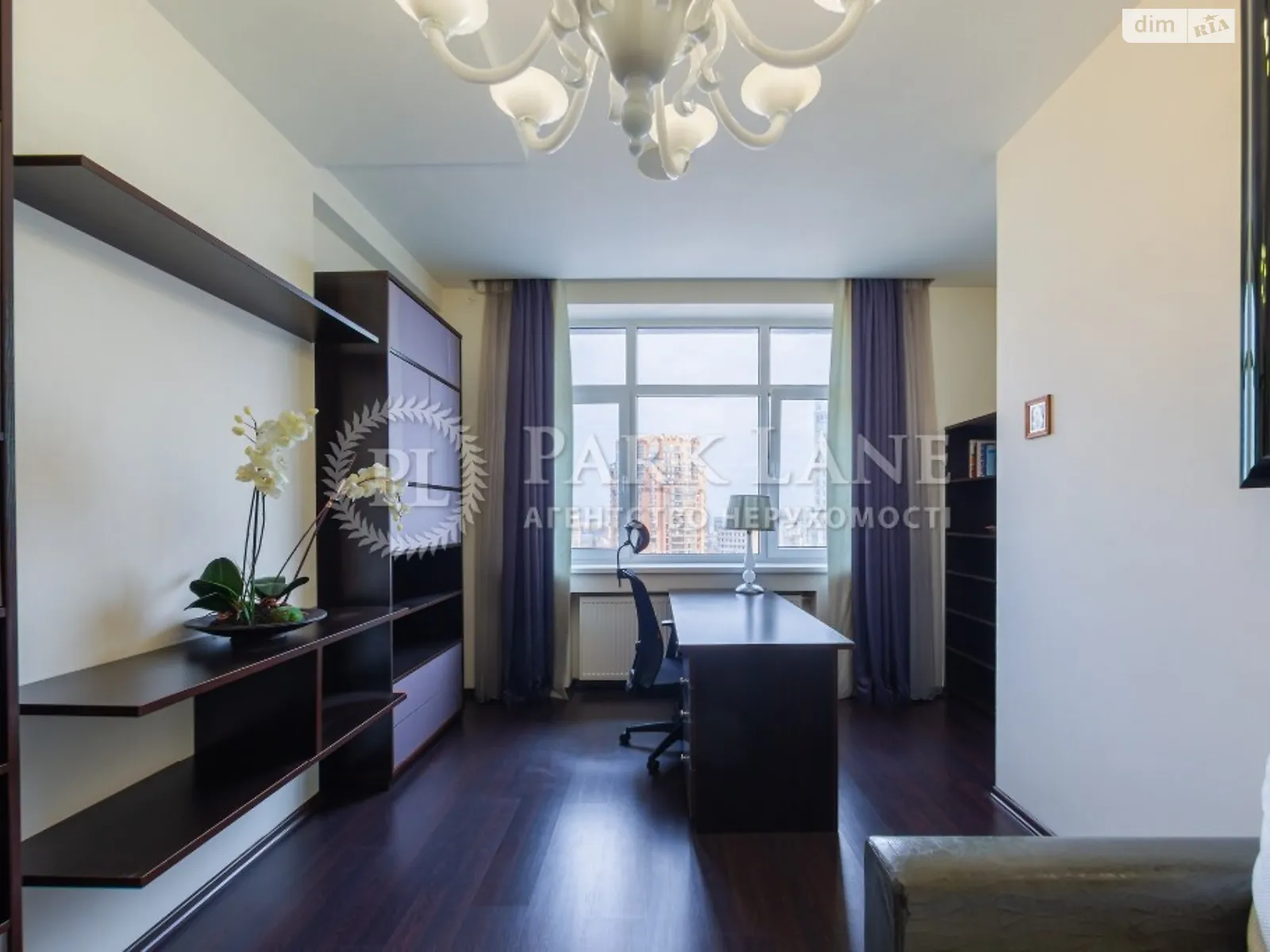 Продается 4-комнатная квартира 420 кв. м в Киеве, бул. Леси Украинки, 7