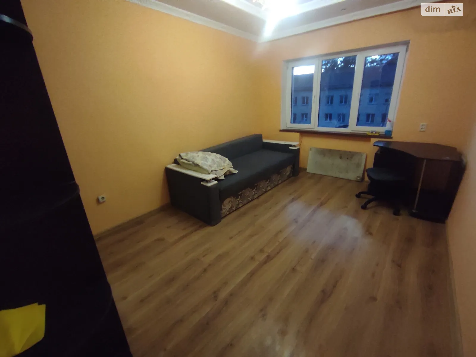 Продается 1-комнатная квартира 28 кв. м в Ужгороде - фото 1