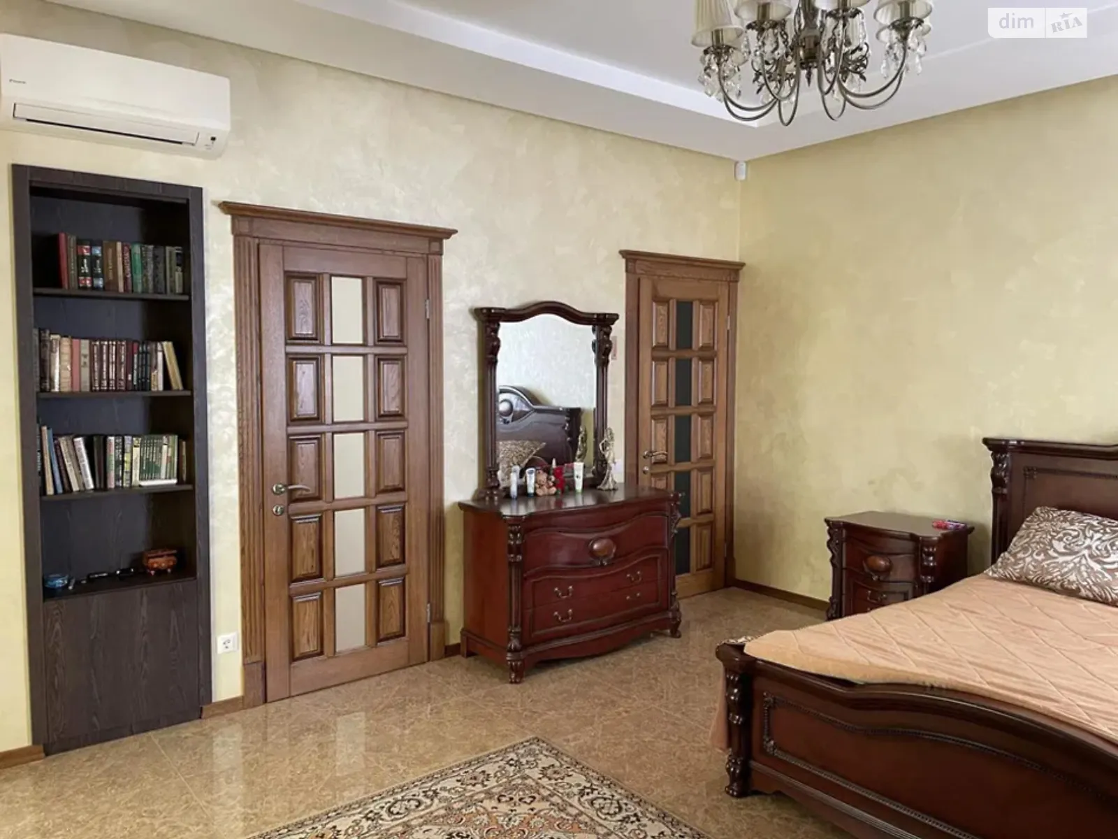 Продается 2-комнатная квартира 98.5 кв. м в Киеве, ул. Степана Руданского, 3А