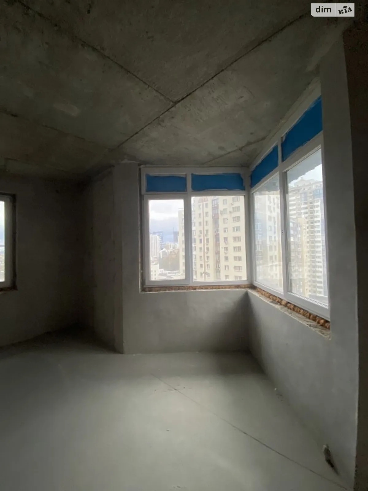 Продается 1-комнатная квартира 68 кв. м в Киеве, цена: 140000 $
