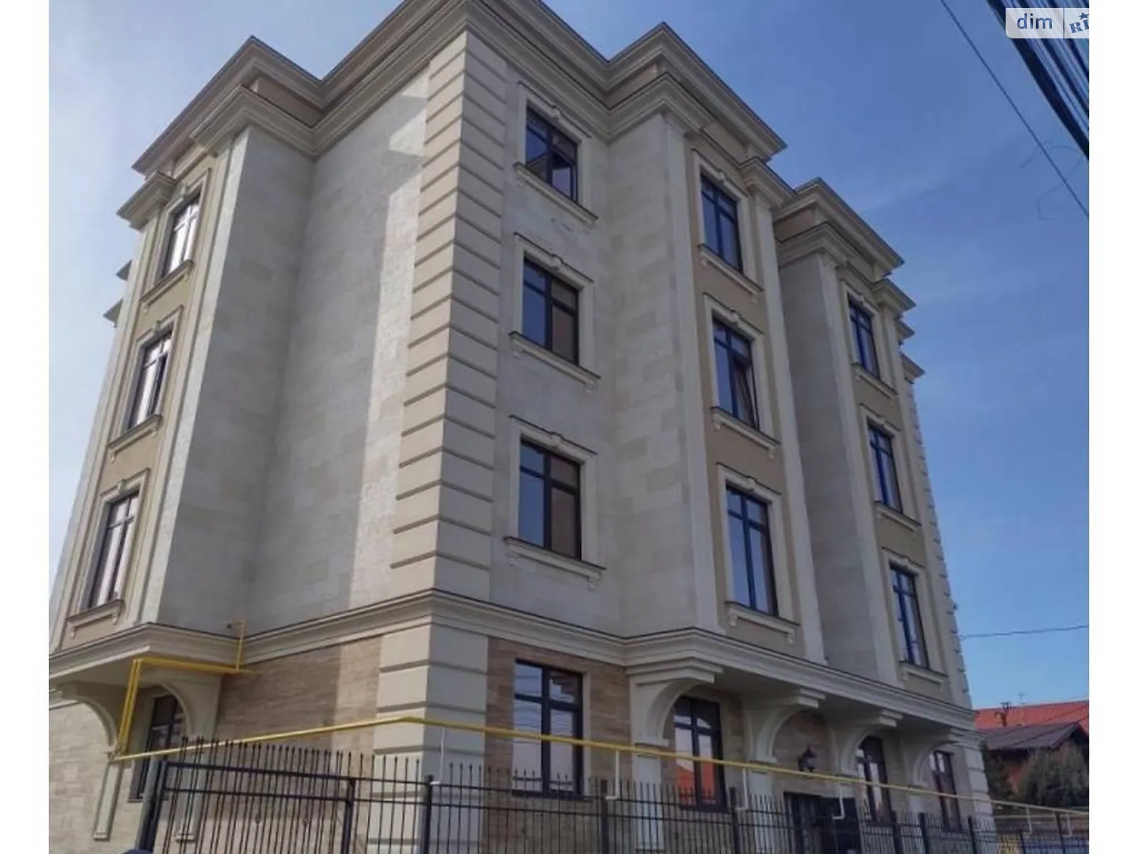 Продается 3-комнатная квартира 109 кв. м в Одессе, ул. Толбухина