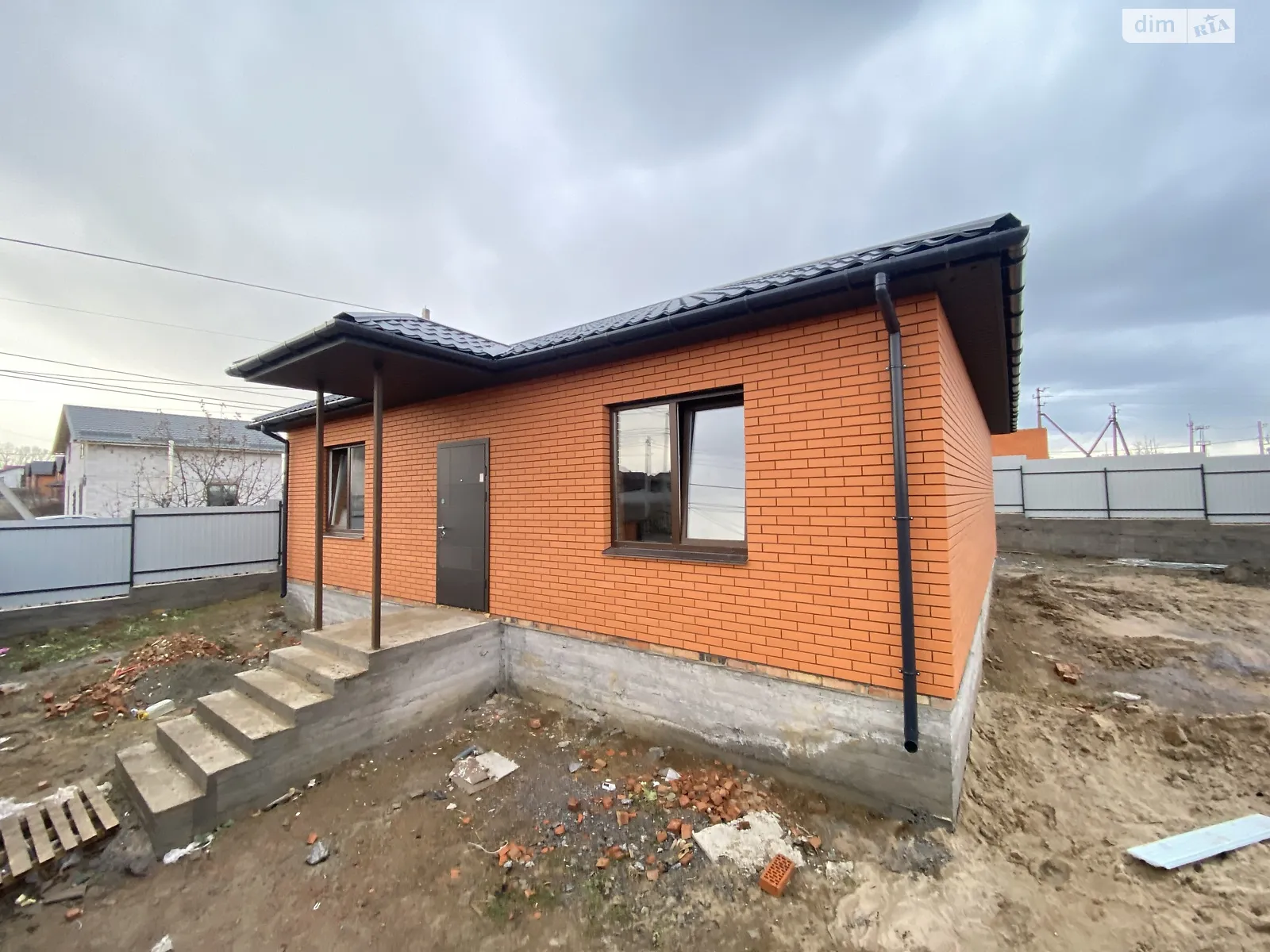 Продається одноповерховий будинок 95 кв. м з гаражем, цена: 63000 $