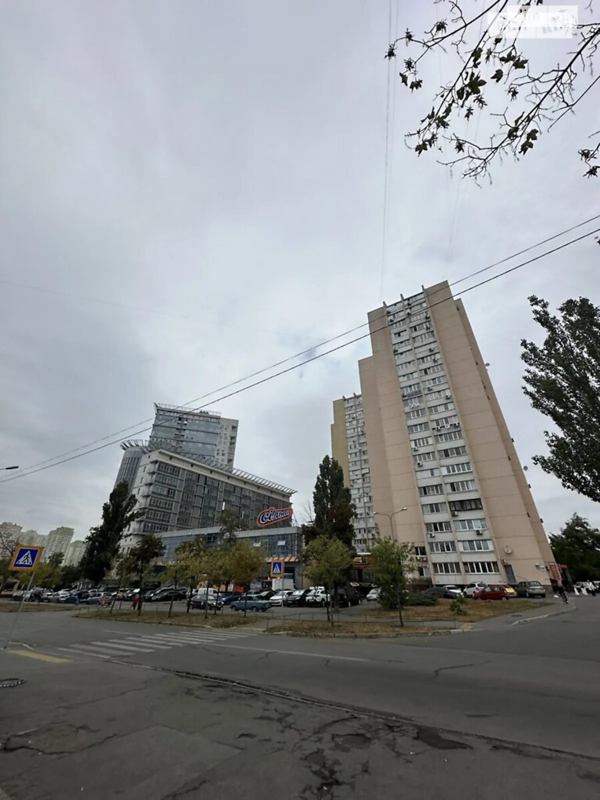 Продается 3-комнатная квартира 100 кв. м в Киеве, бул. Дарницкий