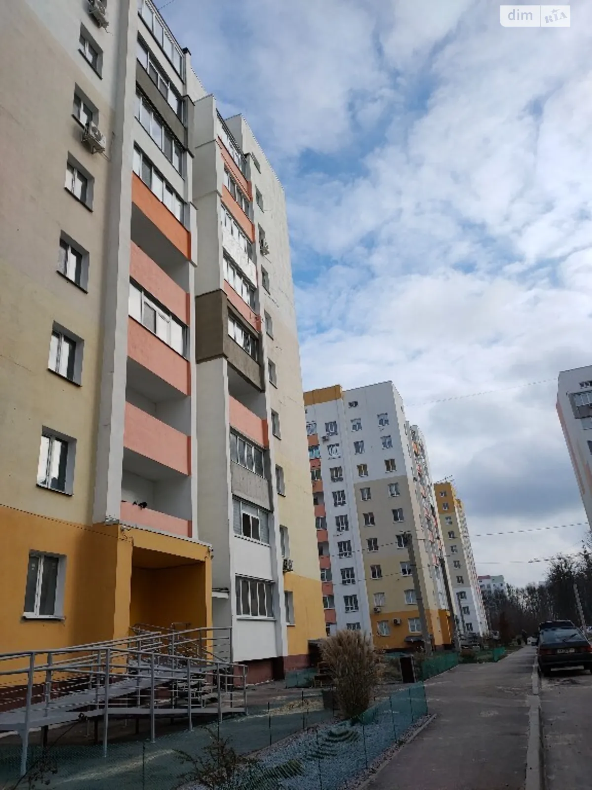 Продається 2-кімнатна квартира 67 кв. м у Харкові, просп. Героїв Харкова(Московський), 268А