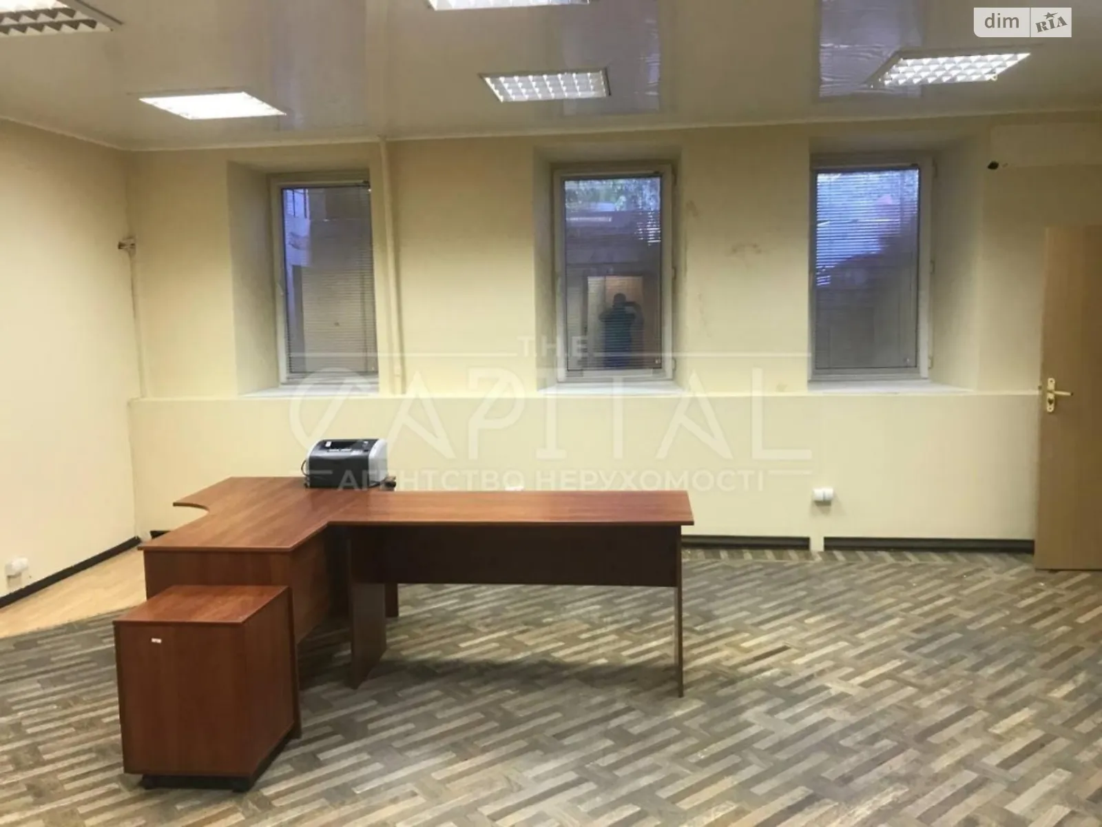 Сдается в аренду офис 118 кв. м в бизнес-центре, цена: 944 $ - фото 1