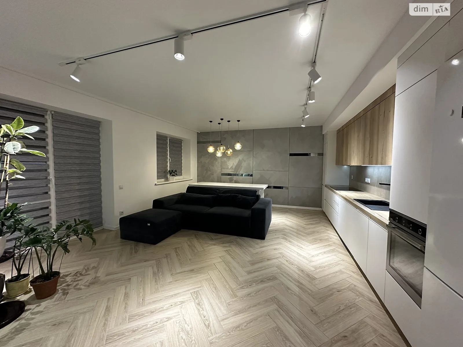 Продается дом на 2 этажа 145 кв. м с камином, цена: 139000 $ - фото 1