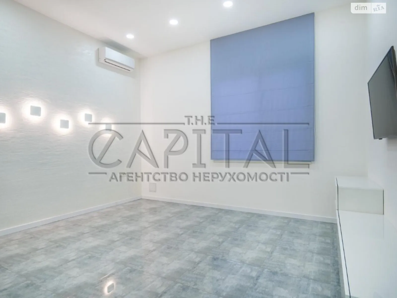 Сдается в аренду офис 300 кв. м в бизнес-центре, цена: 4000 $ - фото 1