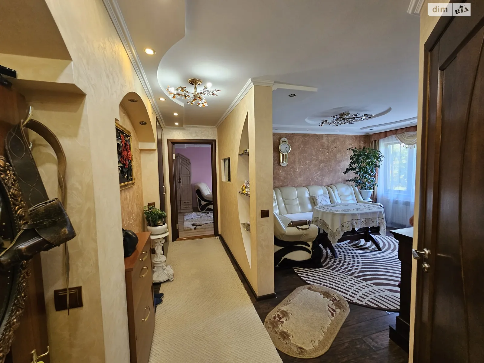 Продается 3-комнатная квартира 62 кв. м в Ужгороде - фото 1