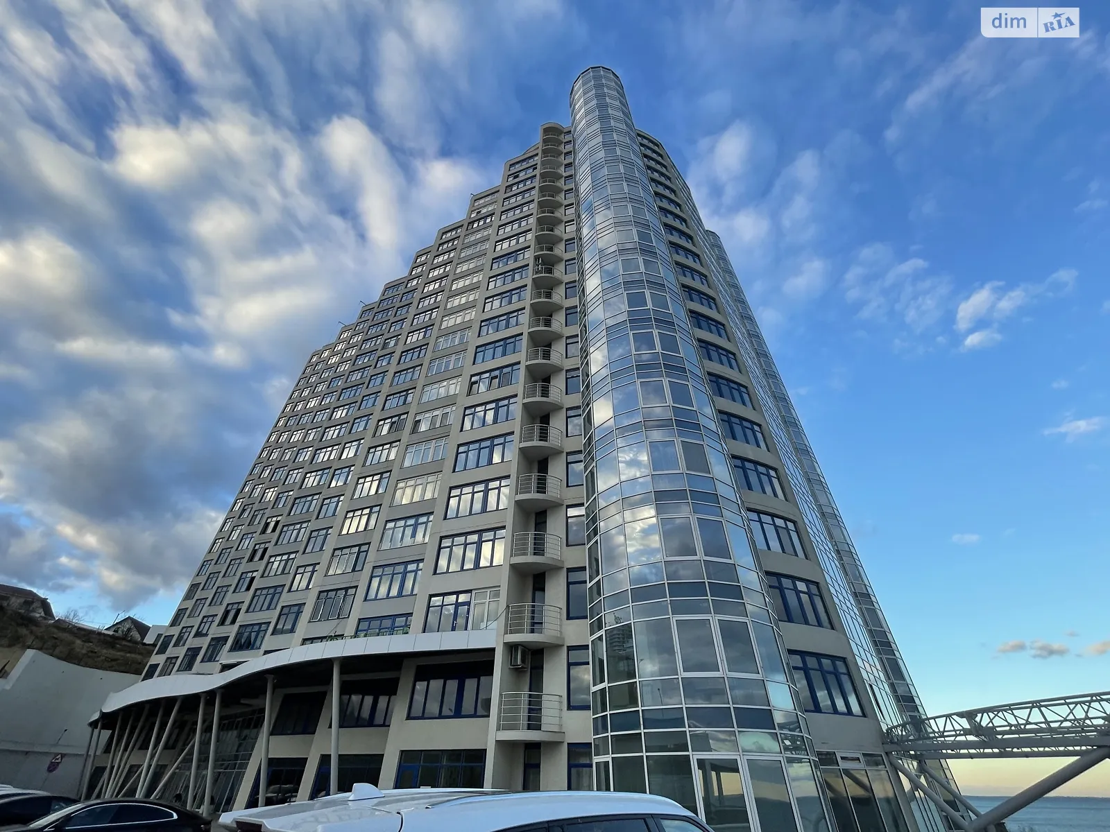 Продается 1-комнатная квартира 73 кв. м в Одессе, пер. Мореходный - фото 1