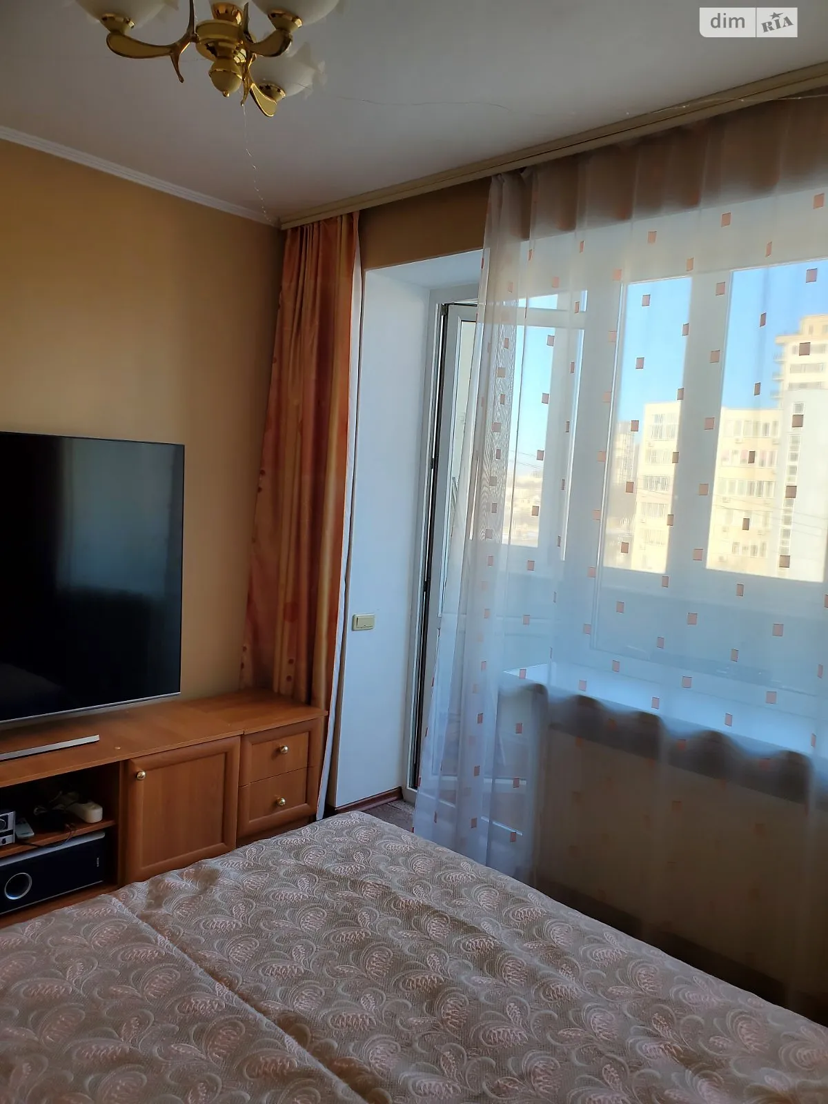 Продается 4-комнатная квартира 82 кв. м в Одессе, ул. Посмитного