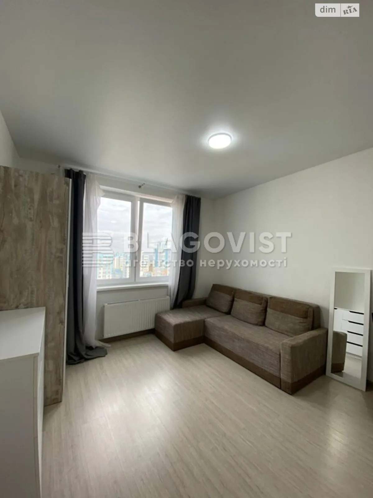Продается 3-комнатная квартира 64 кв. м в Киеве, ул. Сергeя Данченко, 28А
