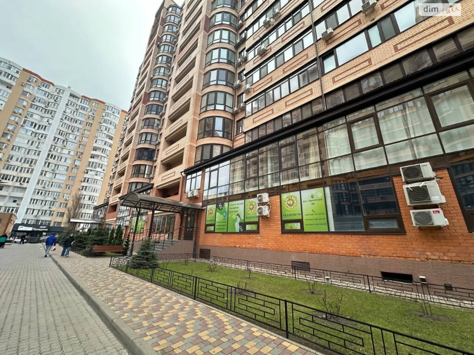 Продається 2-кімнатна квартира 57 кв. м у Одесі, вул. Армійська, 8Б