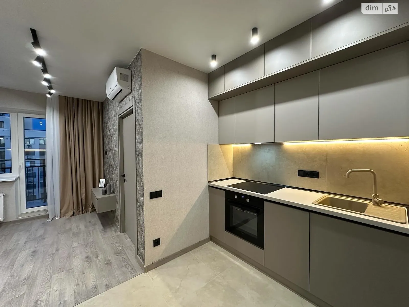 Продается 2-комнатная квартира 62 кв. м в Одессе, ул. Жемчужная, 9 - фото 1