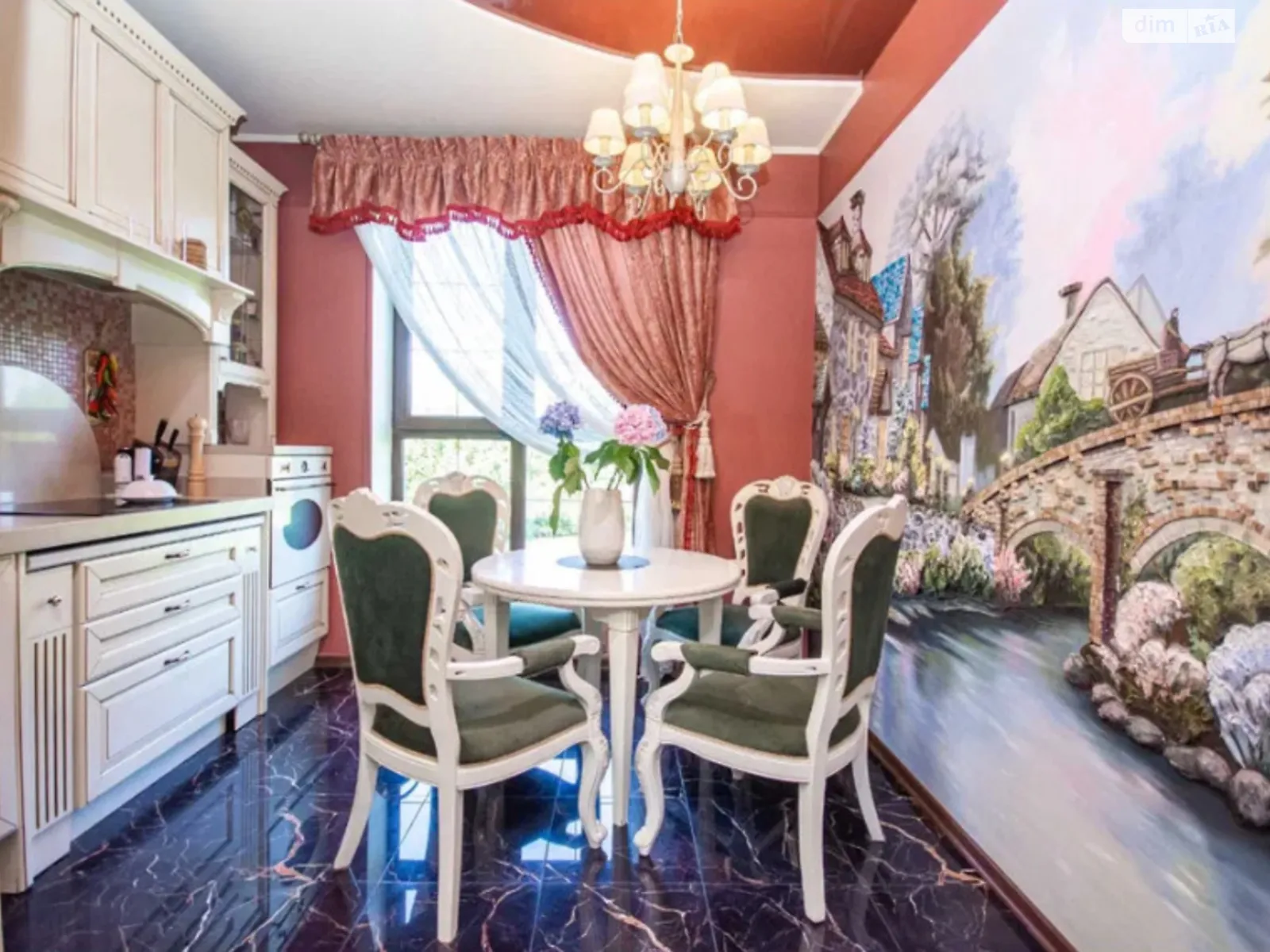 Продается дом на 2 этажа 260 кв. м с мебелью, цена: 370000 $