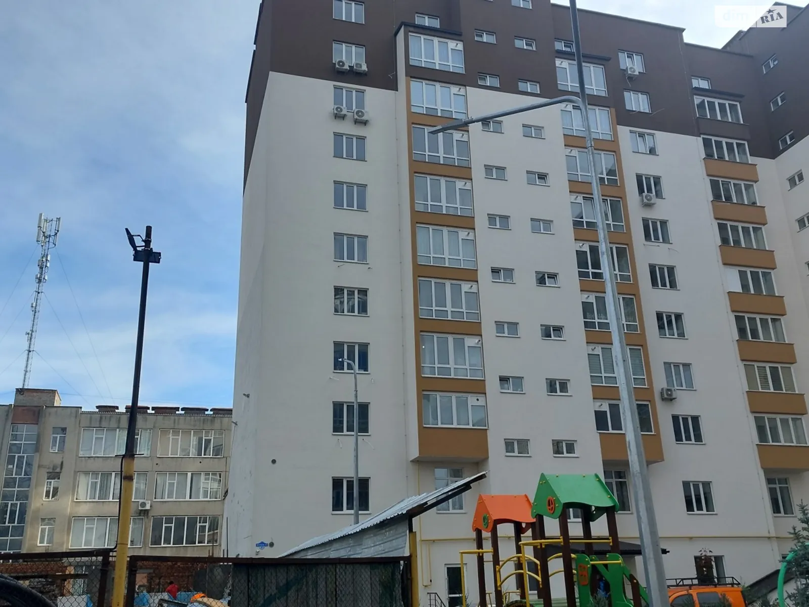 Продается 3-комнатная квартира 116.6 кв. м в Виннице, просп. Юности - фото 1