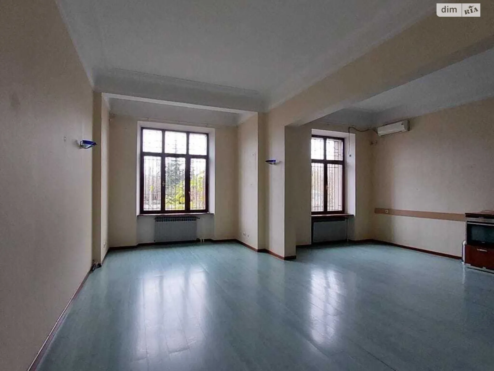 Продається 4-кімнатна квартира 200 кв. м у Одесі - фото 1