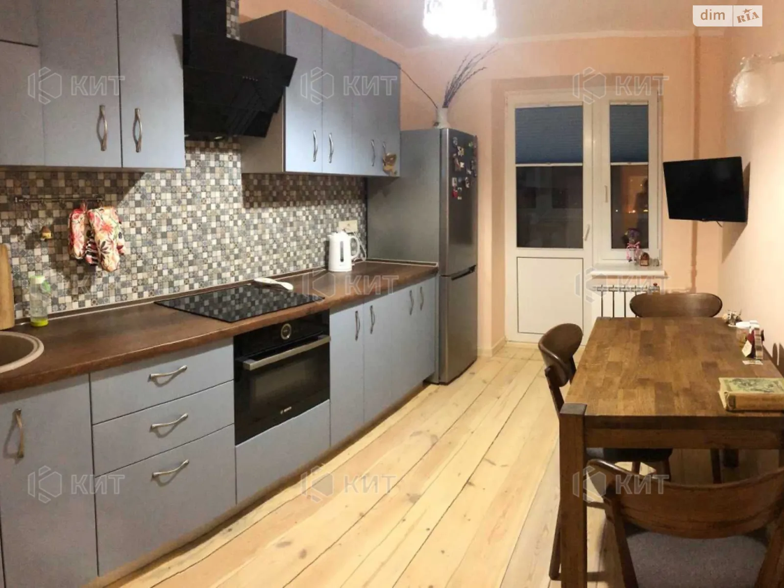 Продается 2-комнатная квартира 64 кв. м в Харькове, цена: 42000 $