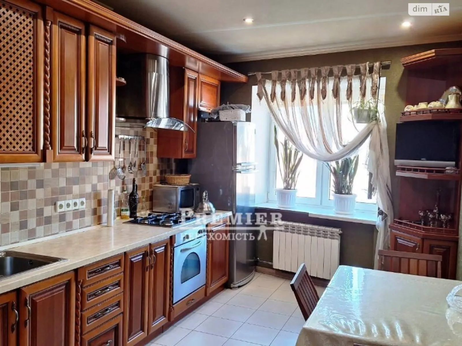 Продается 2-комнатная квартира 62.2 кв. м в Черноморске, цена: 74000 $ - фото 1